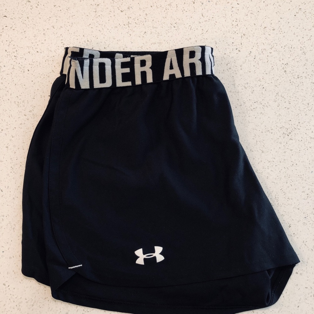 Under armor black and white running short